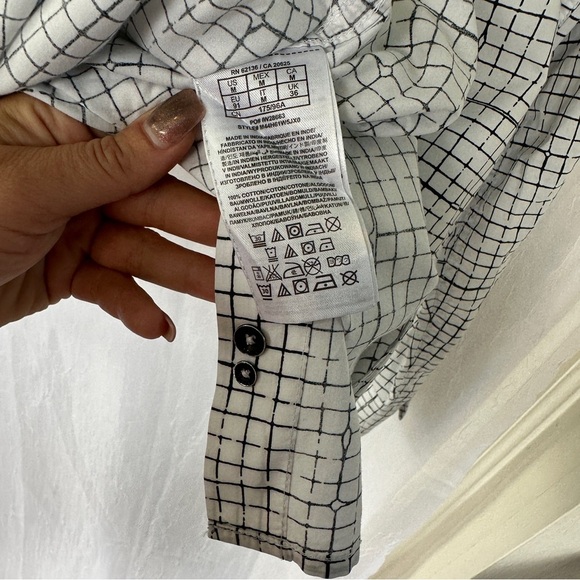 3/$20 💥 Guess Front Button Down Slim Fit Collared Shirt Black & White Plaid - Picture 10 of 13